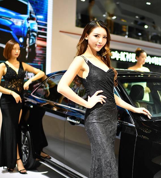 车模内裤透明广告花絮,透明诱惑背后的故事