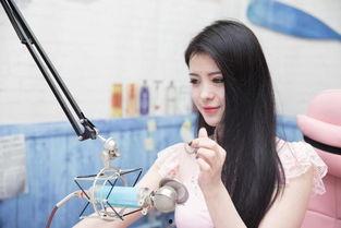 重庆经济频道女主播,财经界的新星风采